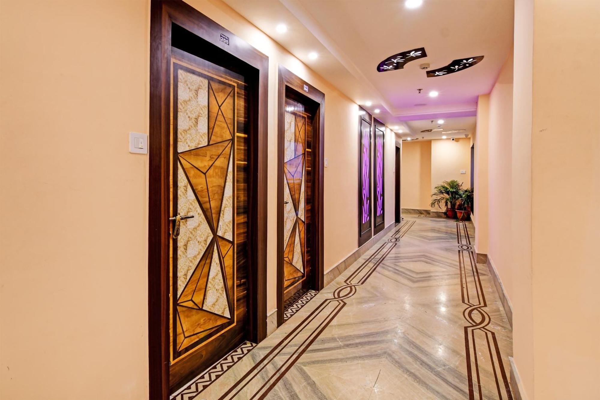 Townhouse The Grand Touch & The Royal Touch Hotel Дигха Екстериор снимка