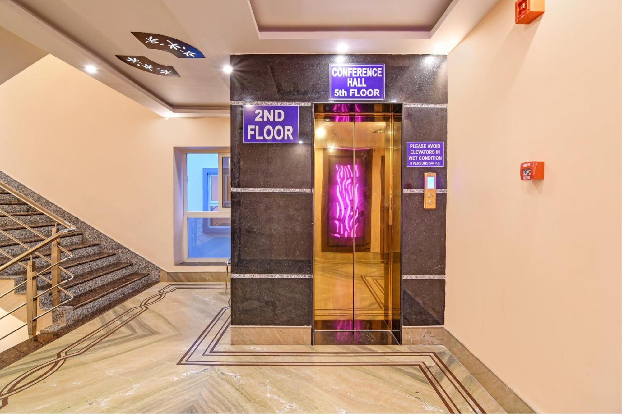 Townhouse The Grand Touch & The Royal Touch Hotel Дигха Екстериор снимка