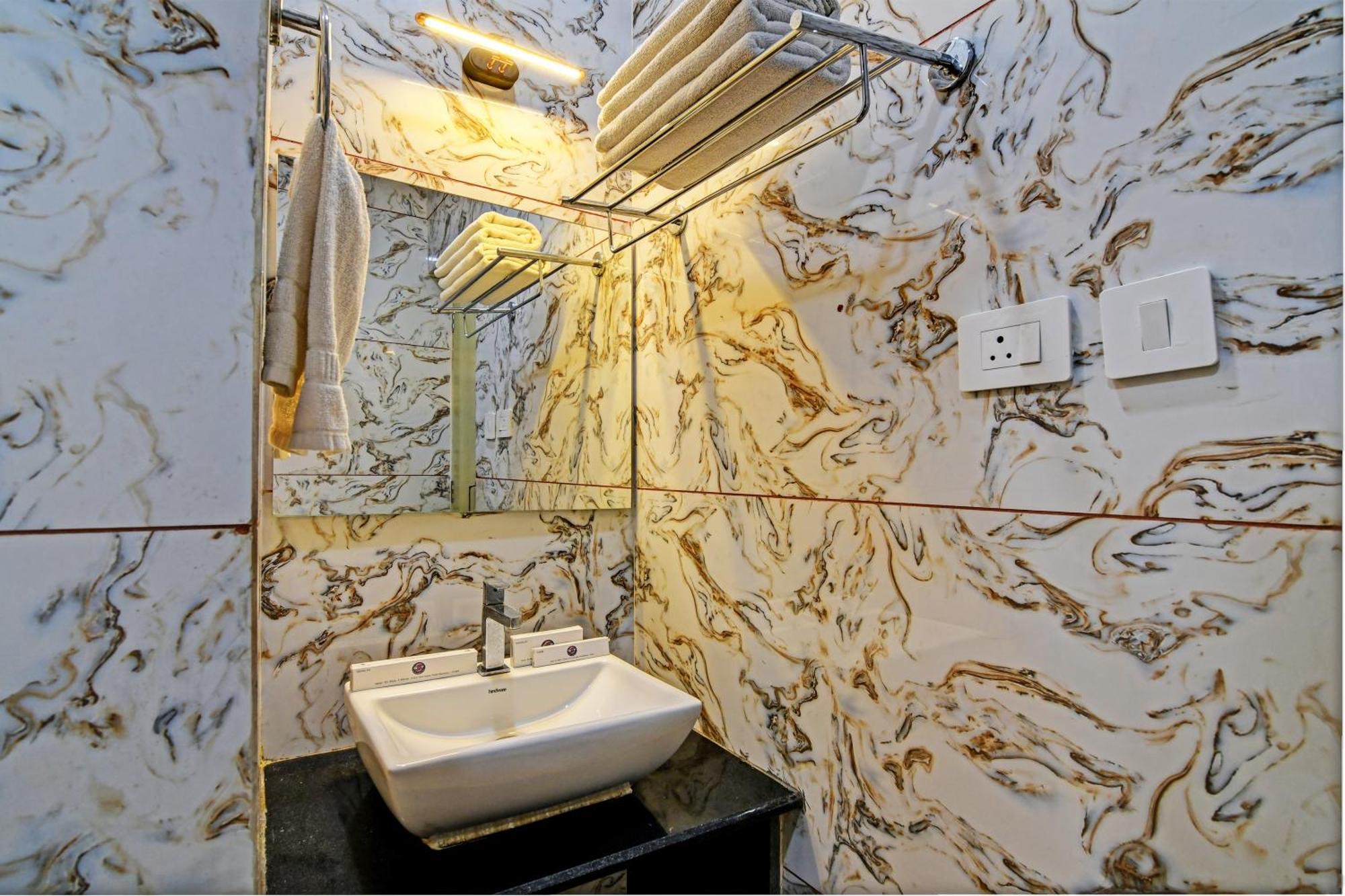 Townhouse The Grand Touch & The Royal Touch Hotel Дигха Екстериор снимка